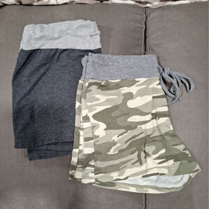 Lot of 2 Pairs of Women's Shorts, Size Large, green camouflage, Dark Gray/black